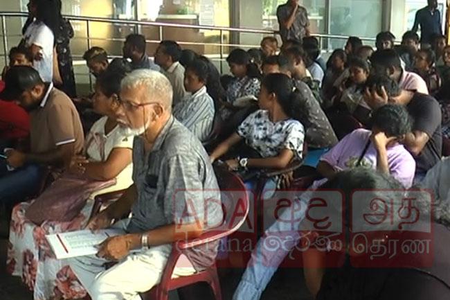 තාවකාලිකව අත්හිටවූ පුද්ගලයින් ලියාපදිංචි කිරීමේ දෙපාර්තමේන්තුවේ සේවාවන් යළි ඇරඹෙයි