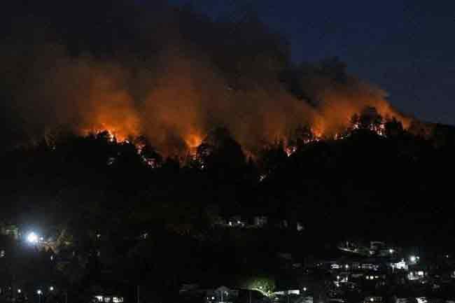 උතුරු ජපානයේ ලැව්ගිනි දරුණු අතට