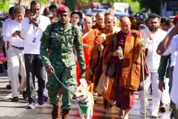 ලොවම බලා සිටි සාම පා ගමනේ ආ හිමි නමක් හදිසියේ රෝගී වෙයි - රෝහලට