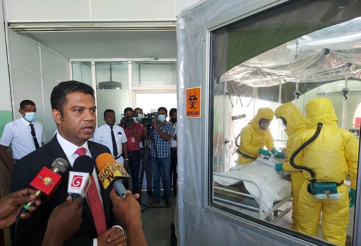 ඉබෝලා සහ මෙනින්ජයිටිස් මර්දනයට මෙරට සෞඛ්‍ය වැඩපිළිවෙළ ගැන ඇමති අදහස් දක්වයි!