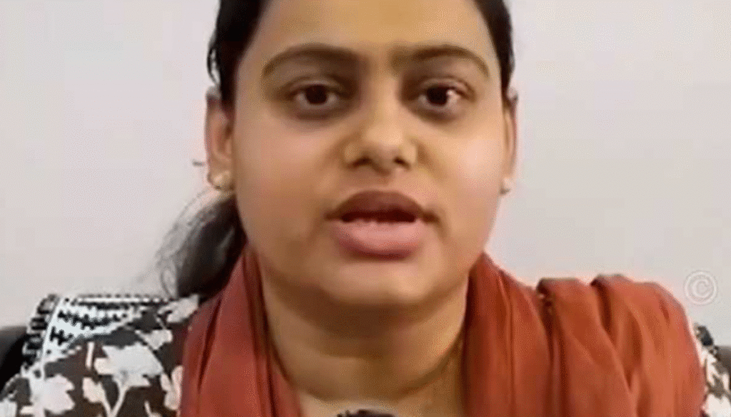 ප්‍රමාදය නිසා ගුවන් අනතුරින් දිවි බේරාගත්  තරුණිය  කතා කරයි