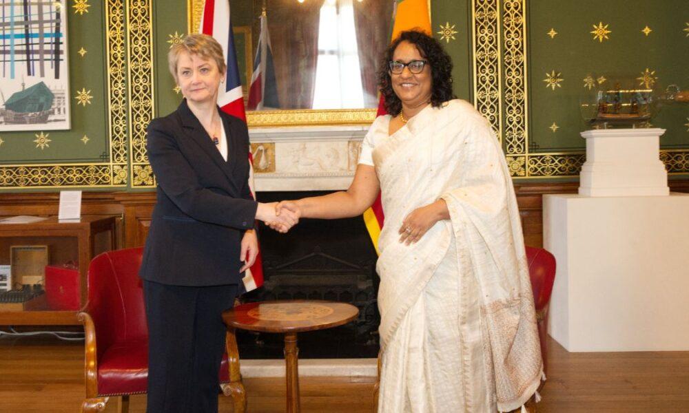 අගමැති හරිනි – බ්‍රිතාන්‍ය විදේශ ලේකම් අතර හමුවක්