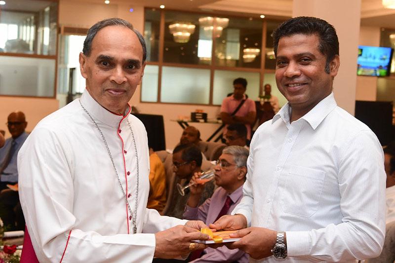 සමාජ ඛේදවාචක මැද අධ්‍යාත්මික ආලෝකයක් සොයා යන 'Out of the Depths' දොරට වඩී! -