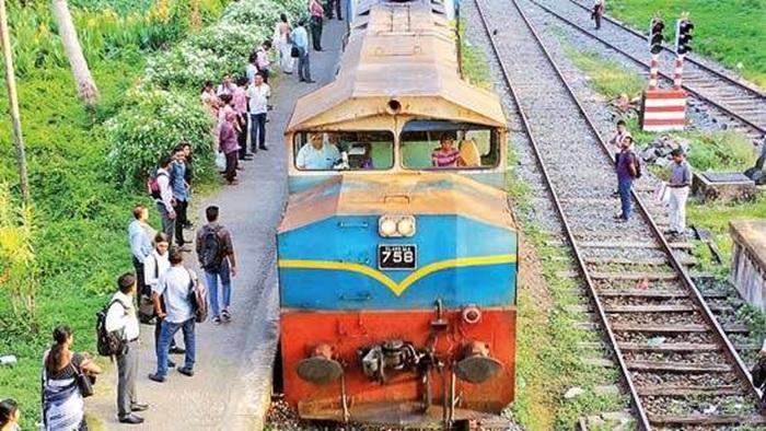 Office trains operating despite 48‑hour railway strike