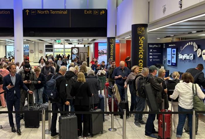 Over 1,000 flights cancelled as air traffic control glitch disrupts UK airports