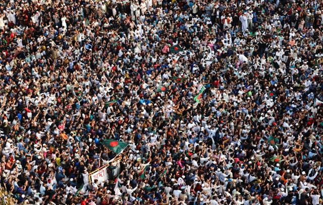 Bangladesh Tightens Security After Youth Leader’s Death Sparks Violent Protests