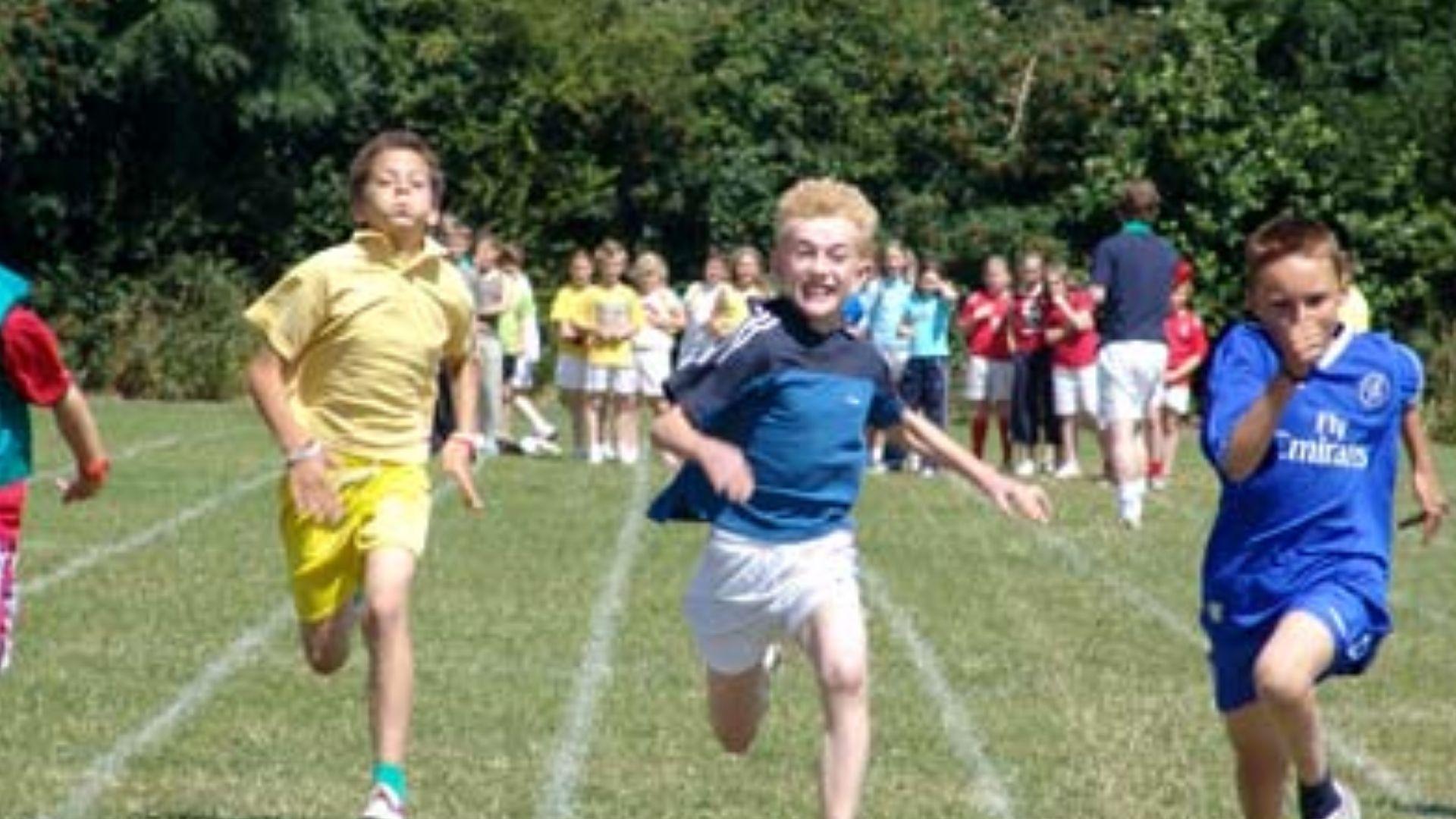 අධික උණුසුම මැද ක්‍රීඩාවල නිරත වන පාසල් දරුවන්ට සෞඛ්‍ය අංශ වලින් දැනුම් දීමක්