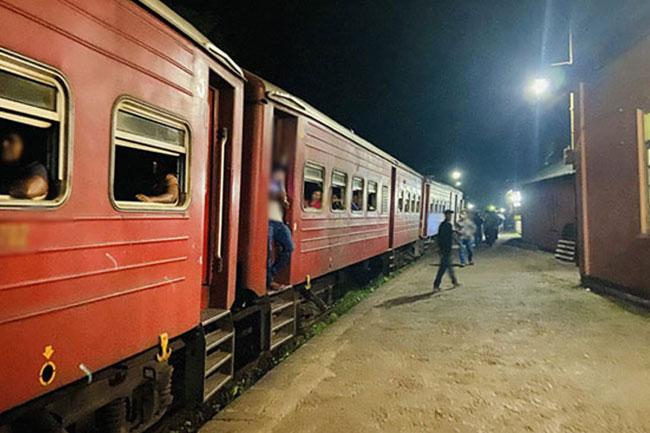 මීනගයා දුම්රිය අද සිට යළි මඩකලපුවට