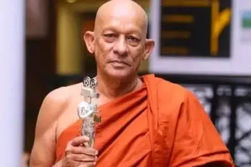 "බුදු හාමුදුරුවෝ අපිත් දකින්ඇති" දසදහස් ගණනක් බොදු ගී ලියූ සම්මානනීය ගේය පද රචක රඹුකන සිද්ධාර්ථ හිමියන්ගේ නිසල දේහය අද වැල්ලවත්තේ ශ්රී සුධර්මාරාම විහාරයට