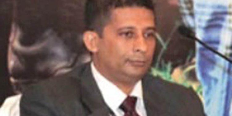 රඳවාගෙන සිටින හිටපු SIS ප්රධානී සුරේෂ් සලෙයි හදිසි අසනීප තත්ත්වයක් හේතුවෙන් රෝහල් ගත කෙරේ!