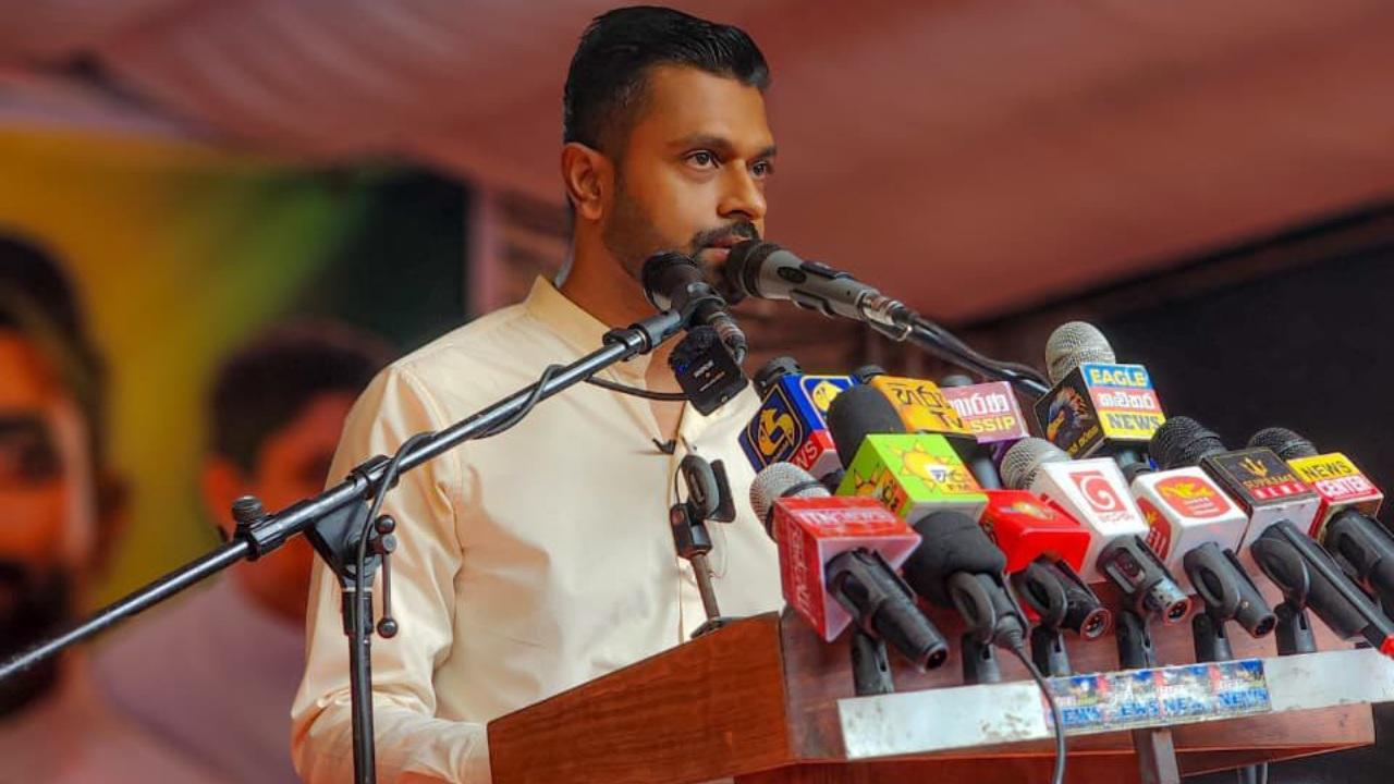 ශානිලා ලවා පාස්කු විමර්ශන කිරීම හොරාගේ අම්මාගෙන් පේන ඇහීමක්…! – චරිත් අබේසිංහ