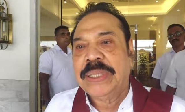Mahinda Rajapaksa pays final respects to Kapila Chandrasena