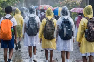 අයහපත් කාලගුණයෙන් පළාත් කිහිපයක පාසල් 38ක් වැසෙයි !!