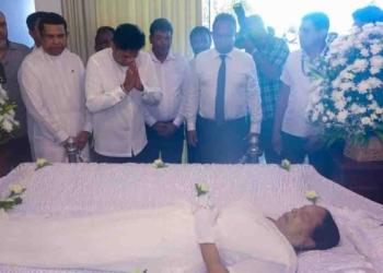 නන්දා මාලිනියට අවසන් ගෞරව දක්වන්න ආ විපක්ෂනායක සජිත් උදාගම්මාන හදද්දී නන්දා සහ ලතා වල්පොල එක්ක කරපු කවුරුත් නොදැන සිටි කතාවක් සිහිපත් කරයි! VIDEO & PHOTOS I Sri Lanka Latest News