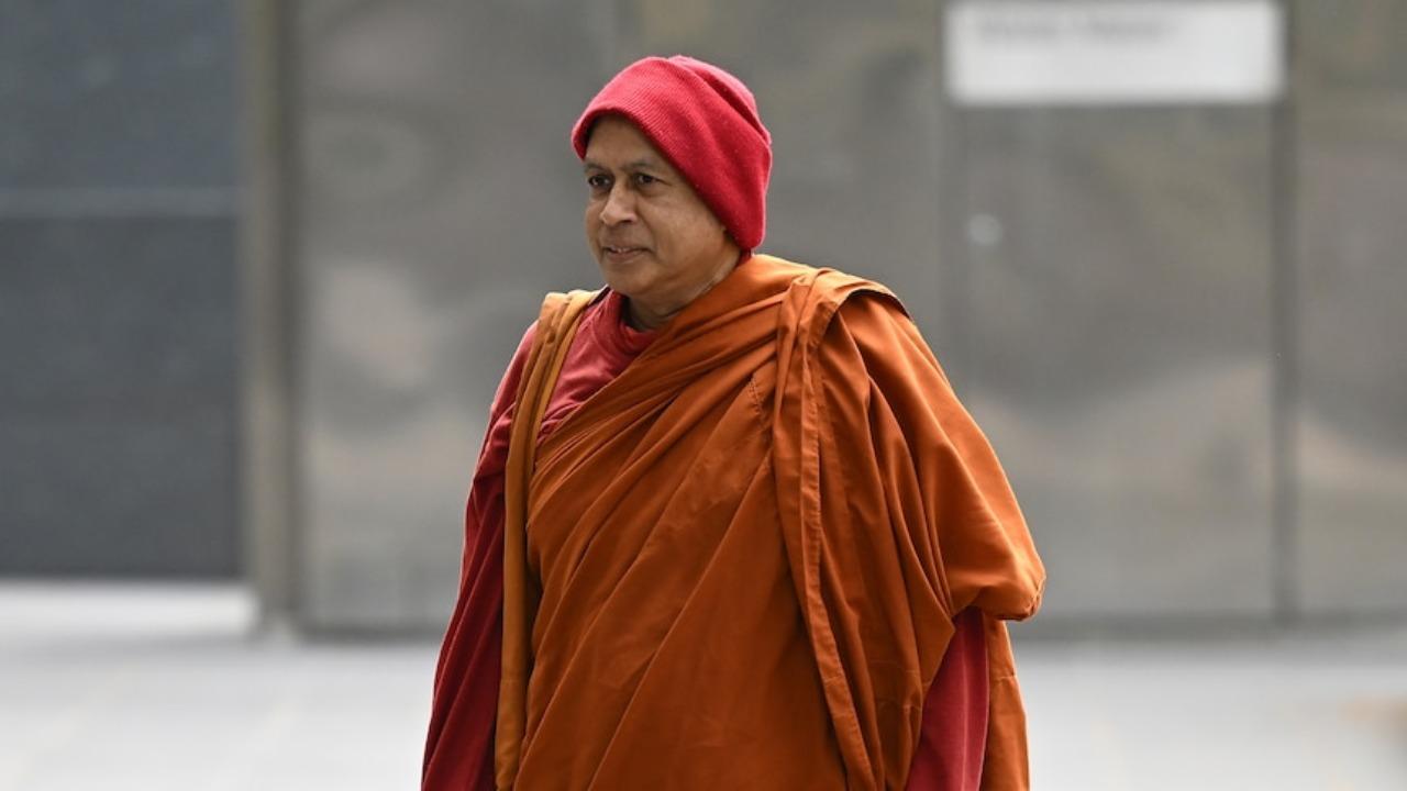 මෙල්බර්න් විහාරස්ථානයක දැරියන් හයදෙනෙකුට අතවර කළ හිමිනමට වසර 13ක සිර දඬුවමක්