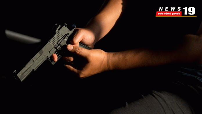 Breaking: අණ නොතකා පලා ගිය වෑන් රථයකට ගම්පහදී වෙඩි – අයෙකුට තුවාල
