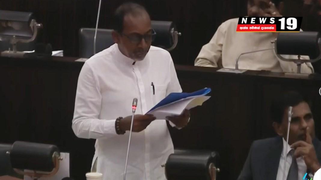ජාතික කලාභවනේ චිත්ර උස්සලා – සුනිල් සෙනෙවිගෙන් ප්රකාශයක්